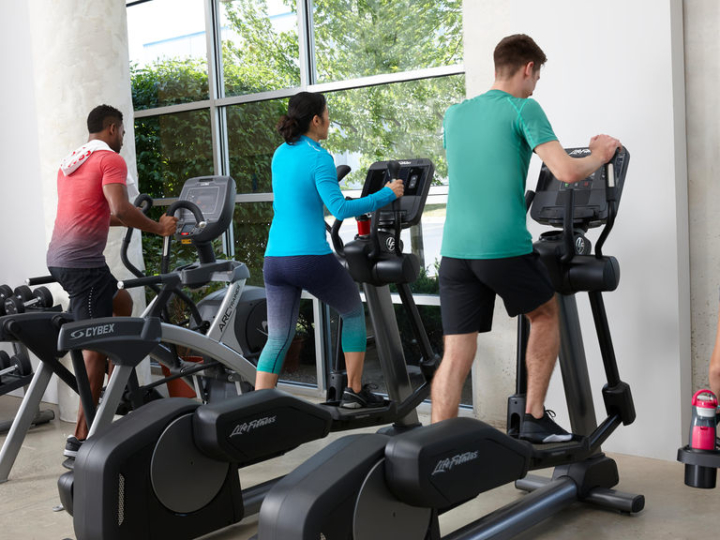 Commercial Elliptical Cross Trainer Australia Life Fitness