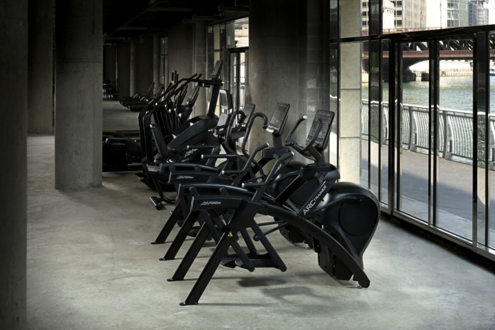 Total Body Arc Trainer with SL Console (LFATSL WIFI) - Life Fitness